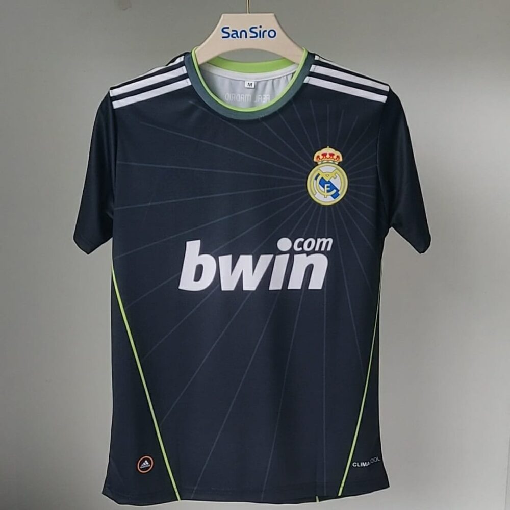 Real Madrid 2010-11 Away Ricardo Kaka