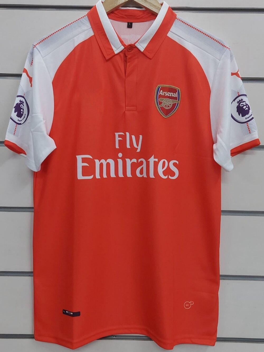 Arsenal 2017-18 Home Mesut Ozil