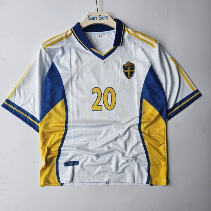 Sweden 2000 Away Larsson